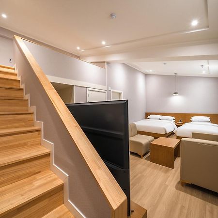 Mono Hotel Сувон Экстерьер фото